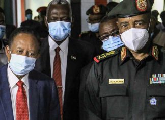 السودان “على حافة الهاوية”.. الخلاف يتصاعد بين العسكريين والمدنيين السودان “على حافة الهاوية”.. الخلاف يتصاعد بين العسكريين والمدنيين