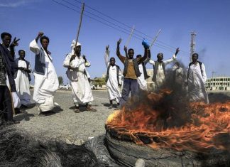 تبادل للاتهامات.. من يتحمل مسؤولية تفاقم أزمة شرق السودان؟ تبادل للاتهامات.. من يتحمل مسؤولية تفاقم أزمة شرق السودان؟