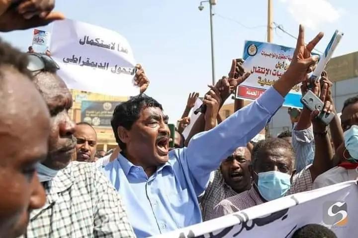 عاجل- إبراهيم الشيخ: البرهان مطالب بتسليم السلطة فورا بعد أن قال الشعب كلمته