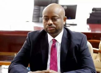 وزير الاتصالات: الحديث عن حل مجلسي السيادة والوزراء (هراء) وزير الاتصالات: الحديث عن حل مجلسي السيادة والوزراء (هراء)