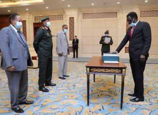 حركة مناوي تطلق الرصاص على المتظاهرين السلميين حركة مناوي تطلق الرصاص على المتظاهرين السلميين