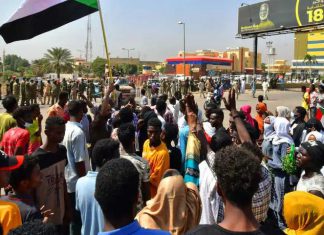 “لا نعرف أماكن احتجازهم”.. موجة اعتقالات لصحفيين ونشطاء في السودان “لا نعرف أماكن احتجازهم”.. موجة اعتقالات لصحفيين ونشطاء في السودان