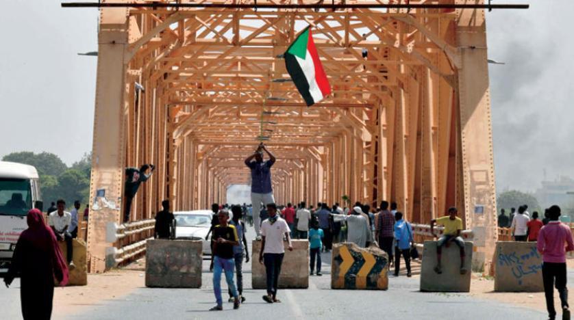 السودان بين خطوات «تصحيح المسار» ومخاوف «الانقلاب» السودان بين خطوات «تصحيح المسار» ومخاوف «الانقلاب»