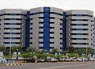 السلطات الانقلابية تهدد موظفي البنوك المضربين بالفصل والاعتقال السلطات الانقلابية تهدد موظفي البنوك المضربين بالفصل والاعتقال