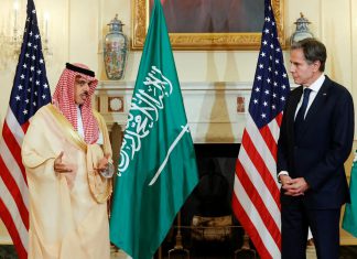 وزيرا خارجية أمريكا والسعودية يبحثان تطورات الأوضاع في السودان وزيرا خارجية أمريكا والسعودية يبحثان تطورات الأوضاع في السودان