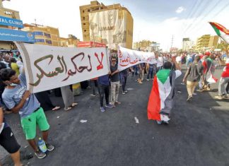 السودان : إما التصعيد أو تخفيف التوتر السودان أمام سيناريوهين: إما التصعيد أو تخفيف التوتر إرضاء للمجتمع الدولي