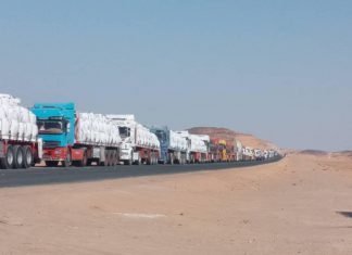 إنسياب واردات الدقيق بأشكيت بوادي حلفا وتكدس كبير في الواردات إنسياب واردات الدقيق بأشكيت بوادي حلفا وتكدس كبير في الواردات