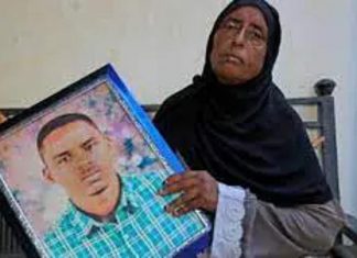 أسر ضحايا الاحتجاجات المناهضة لانقلاب البرهان تطالب بالعدالة أسر ضحايا الاحتجاجات المناهضة لانقلاب البرهان تطالب بالعدالة