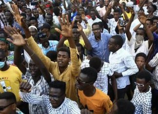السودان.. مظاهرات واعتقالات وسط إخفاق جهود الوساطة بين حمدوك والجيش السودان.. مظاهرات واعتقالات وسط إخفاق جهود الوساطة بين حمدوك والجيش