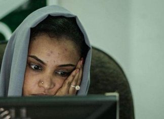 انقطاع الإنترنت يشل حياة السودانيين.. عزلة غير مسبوقة انقطاع الإنترنت يشل حياة السودانيين.. عزلة غير مسبوقة