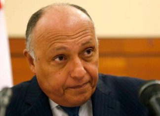 الخارجية المصرية: نقف على مسافة واحدة من جميع الأطراف في السودان الخارجية المصرية: نقف على مسافة واحدة من جميع الأطراف في السودان