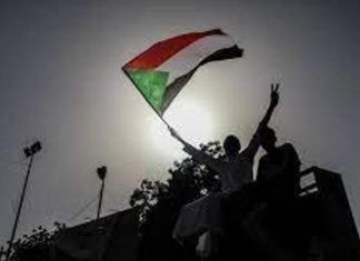 وقفات احتجاجية دعما لـ”التحول المدني الديمقراطي” بالخرطوم وقفات احتجاجية دعما لـ”التحول المدني الديمقراطي” بالخرطوم