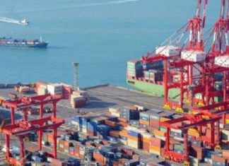 وصول خمس بواخر الى تحمل دقيقاً وبضائع متنوعة وصول خمس بواخر الى ميناء بورتسودان تحمل دقيقاً وبضائع متنوعة