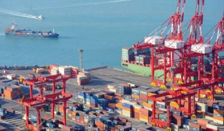 وصول خمس بواخر الى ميناء بورتسودان تحمل دقيقاً وبضائع متنوعة وصول خمس بواخر الى ميناء بورتسودان تحمل دقيقاً وبضائع متنوعة