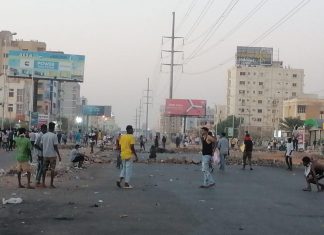 محللون يذكرون الأسباب وراء المشهد الحالي محللون يذكرون الأسباب وراء المشهد الحالي