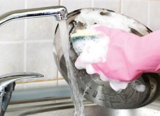 عادات خاطئة عند غسل الصحون تصيب بمرض خطير عادات خاطئة عند غسل الصحون تصيب بمرض خطير