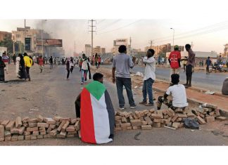 هدوء حذر في الخرطوم ودعوات لعصيان مدني هدوء حذر في الخرطوم ودعوات لعصيان مدني