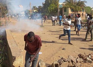 الاتحاد الأفريقي يدين مقتل “10 متظاهرين” في السودان الاتحاد الإفريقي يدين مقتل “10 متظاهرين” في السودان