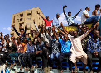 السودان يستعد لمليونية يوم الأحد السودان يستعد لمليونية اليوم.. السفارة الأميركية تحذر مواطنيها والشرطة تتهم متظاهرين بإحراق أحد أقسامها