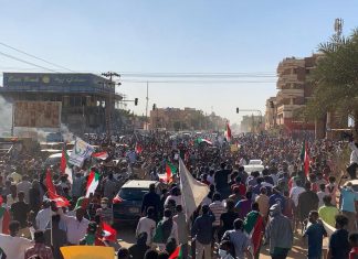 معتقلون سياسيون يخوضون إضراباً عن الطعام و”الحرية والتغيير” تشيد بالمظاهرات معتقلون سياسيون يخوضون إضراباً عن الطعام و”الحرية والتغيير” تشيد بالمظاهرات