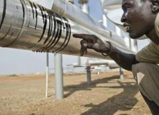 جنوب السودان: تحذيرات بتفاقم الوضع الصحي نتيجة تلوث المياه بمخلفات النفط جنوب السودان: تحذيرات بتفاقم الوضع الصحي نتيجة لتلوث المياه بمخلفات النفط الخام