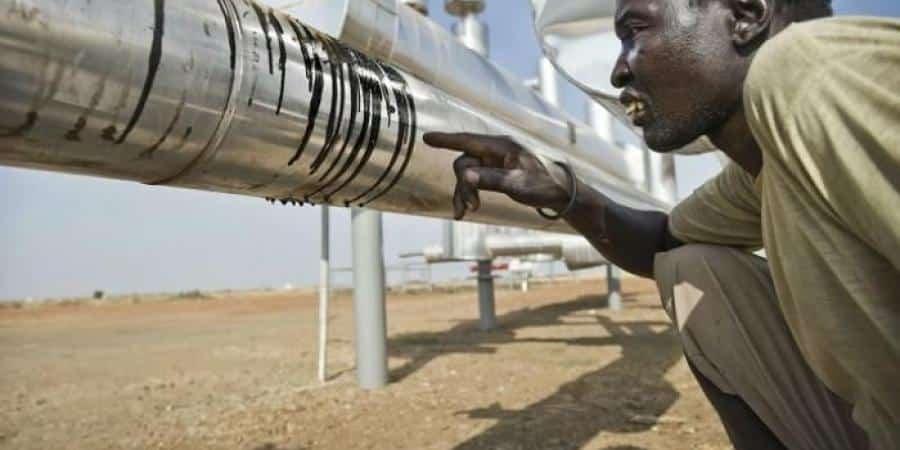 جنوب السودان: تحذيرات بتفاقم الوضع الصحي نتيجة لتلوث المياه بمخلفات النفط الخام جنوب السودان: تحذيرات بتفاقم الوضع الصحي نتيجة لتلوث المياه بمخلفات النفط الخام