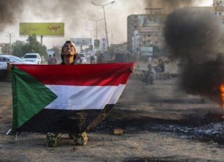 من يقتل المتظاهرين ؟ من يقتل المتظاهرين ؟