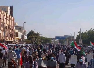 عاجل: اصابات خطيرة وسط الثوار في شارع البلدية بالخرطوم عاجل: اصابات خطيرة وسط الثوار في شارع البلدية بالخرطوم