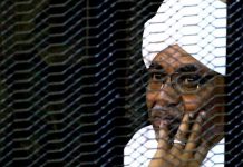 تسليم “البشير” للمحكمة الجنائية .. هل بات وشيكا؟ تسليم "البشير" للمحكمة الجنائية .. هل بات وشيكا؟