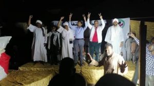 جانب من قيادات قوى الحرية والتغيير التي شاركت في الندوة السياسية بشمبات