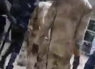 توجيه بالتحقيق في اقتحام الشرطة مستشفى وتوقيف متظاهر مصاب توجيه بالتحقيق في اقتحام الشرطة مستشفى وتوقيف متظاهر مصاب