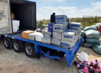 إحباط تهريب ما أكثر من (1000) هاتف محمول وكميات من الأدوية البشرية والبيطرية إحباط تهريب ما أكثر من (1000) هاتف محمول وكميات من الأدوية البشرية والبيطرية