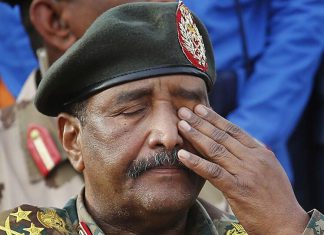 البرهان : دور الجيش في السودان في المستقبل يجب أن يحدده الدستور ويتقيد به البرهان : دور الجيش في السودان في المستقبل يجب أن يحدده الدستور ويتقيد به