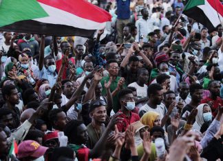 الغارديان: احتجاجات الشباب ضد الانقلاب في السودان تشيع أملا بعد يأس الغارديان: احتجاجات الشباب ضد الانقلاب في السودان تشيع أملا بعد يأس