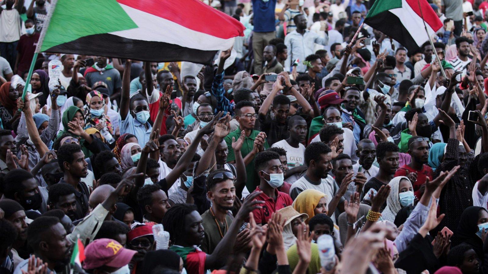 الغارديان: احتجاجات الشباب ضد الانقلاب في السودان تشيع أملا بعد يأس الغارديان: احتجاجات الشباب ضد الانقلاب في السودان تشيع أملا بعد يأس