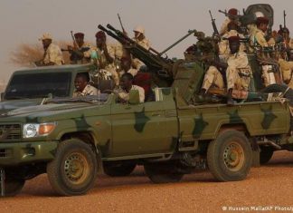 تحقيق DW: قوات سودانية استخدمت أسلحة ثقيلة لقمع المتظاهرين تحقيق DW: قوات سودانية استخدمت أسلحة ثقيلة لقمع المتظاهرين
