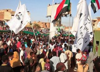 السودانيون يطوون صفحة 13 ديسمبر ويحشدون لمليونية عاشرة: لاءات ثلاث السودانيون يطوون صفحة 13 ديسمبر ويحشدون لمليونية عاشرة: لاءات ثلاث