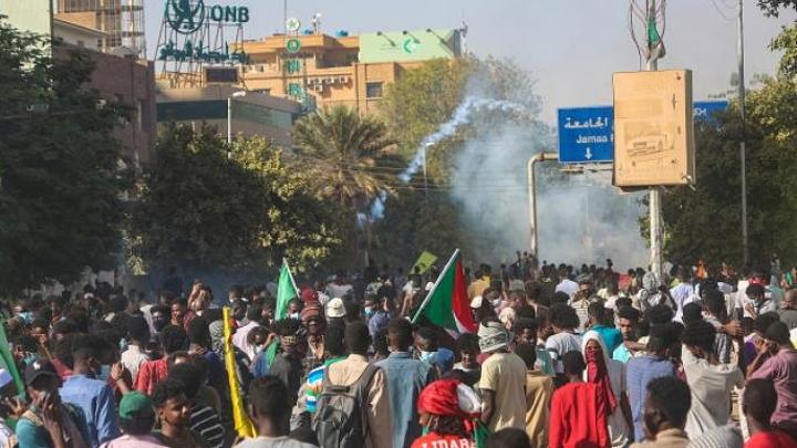 السودان: ارتفاع قتلى الانقلاب العسكري إلى 45 مع وفاة مصاب السودان: ارتفاع قتلى الانقلاب العسكري إلى 45 مع وفاة مصاب