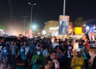 مظاهرات ليلية في الخرطوم للمطالبة بحكم مدني مظاهرات ليلية في الخرطوم للمطالبة بحكم مدني