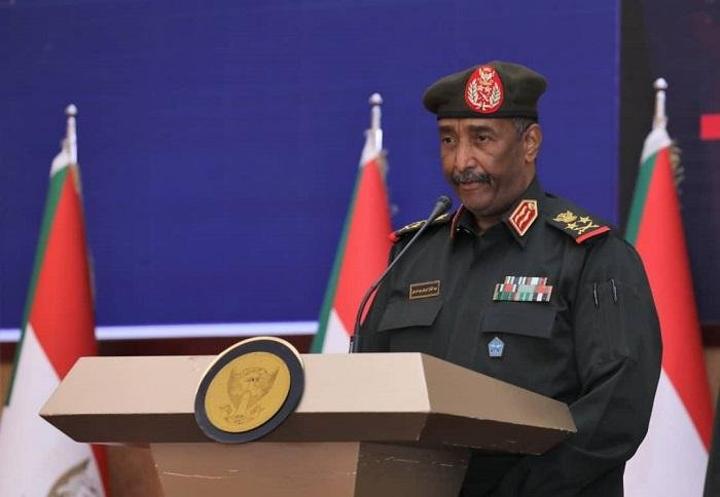 البرهان في ذكرى الثورة: نأمل الوصول إلى حكومة منتخبة تحقق التطلعات البرهان في ذكرى الثورة: نأمل الوصول إلى حكومة منتخبة تحقق التطلعات