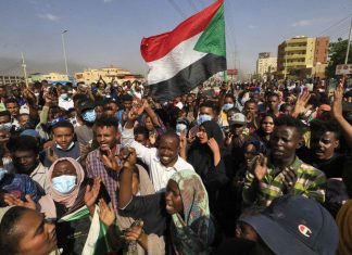 السودان: نقاش بين معارضي الانقلاب حول قيادة الشارع وتحقيق أهدافه السودان: نقاش بين معارضي الانقلاب حول قيادة الشارع وتحقيق أهدافه