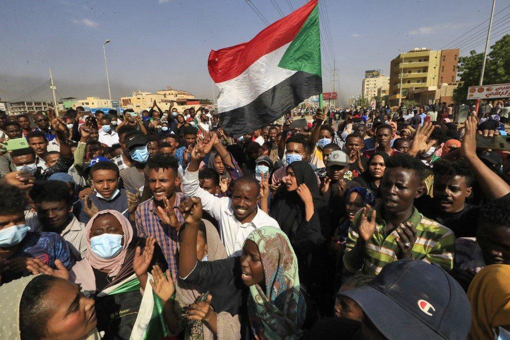 السودان: نقاش بين معارضي الانقلاب حول قيادة الشارع وتحقيق أهدافه السودان: نقاش بين معارضي الانقلاب حول قيادة الشارع وتحقيق أهدافه