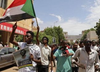 السودان: الفراغ السياسي يهدد الاقتصاد القومي السودان: الفراغ السياسي يهدد الاقتصاد القومي
