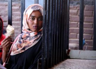 انفلات أسواق السودان… مطالب بمراجعة سياسة تحرير الاقتصاد لوقف قفزات الأسعار انفلات أسواق السودان… مطالب بمراجعة سياسة تحرير الاقتصاد لوقف قفزات الأسعار