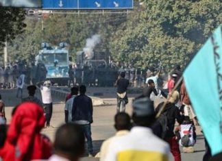 انتشار أمني كثيف وإغلاق طرق وجسور في الخرطوم قبيل مظاهرات جديدة.. انتشار أمني كثيف وإغلاق طرق وجسور في الخرطوم قبيل مظاهرات جديدة..