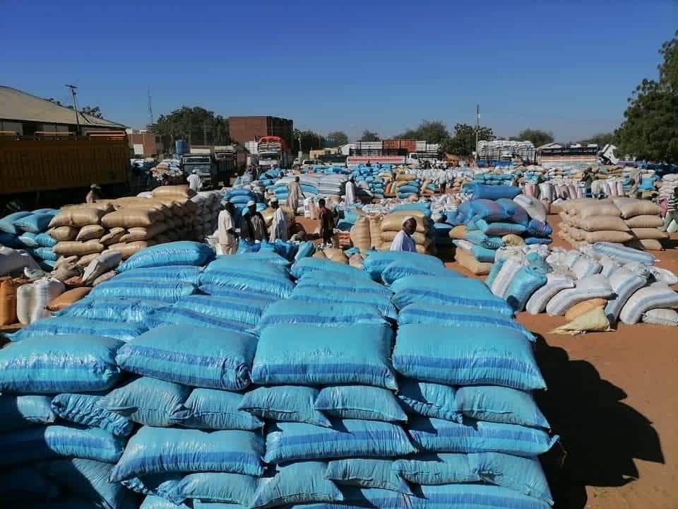 ارتفاع أسعار الكركدي وانخفاض سعر الفول السوداني بأسواق المحاصيل بالأبيض ارتفاع أسعار الكركدي وانخفاض سعر الفول السوداني بأسواق المحاصيل بالأبيض