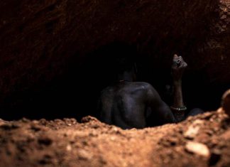 فاجعة منجم الذهب غرب السودان.. ارتفاع القتلى إلى 40 فاجعة منجم الذهب غرب السودان.. ارتفاع القتلى إلى 40