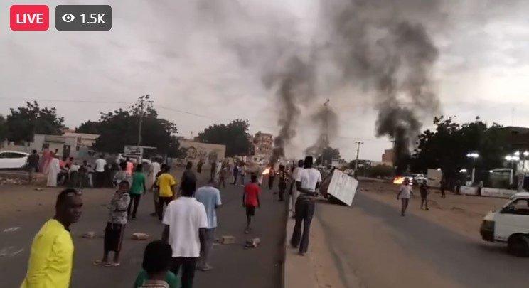 لجنة المعلمين السودانيين: سلطات الانقلاب تواصل هجماتها ضد الثوار لجنة المعلمين السودانيين: سلطات الانقلاب تواصل هجماتها ضد الثوار