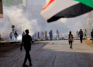 أطباء السودان: مليونية 30 ديسمبر تتعرّض للقمع بالرصاص الحيّ وكافة الأساليب أطباء السودان: مليونية 30 ديسمبر تتعرّض للقمع بالرصاص الحيّ وكافة الأساليب