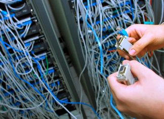 عودة خدمات الإنترنت والاتصالات